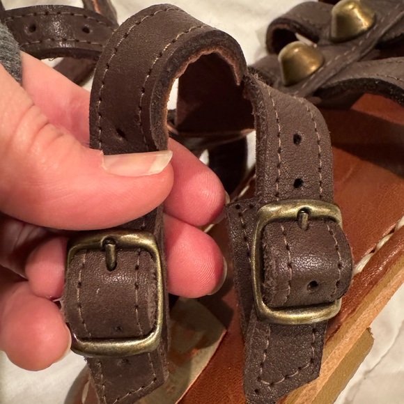 En Shalla Gladiator Sandals - Picture 9 of 10